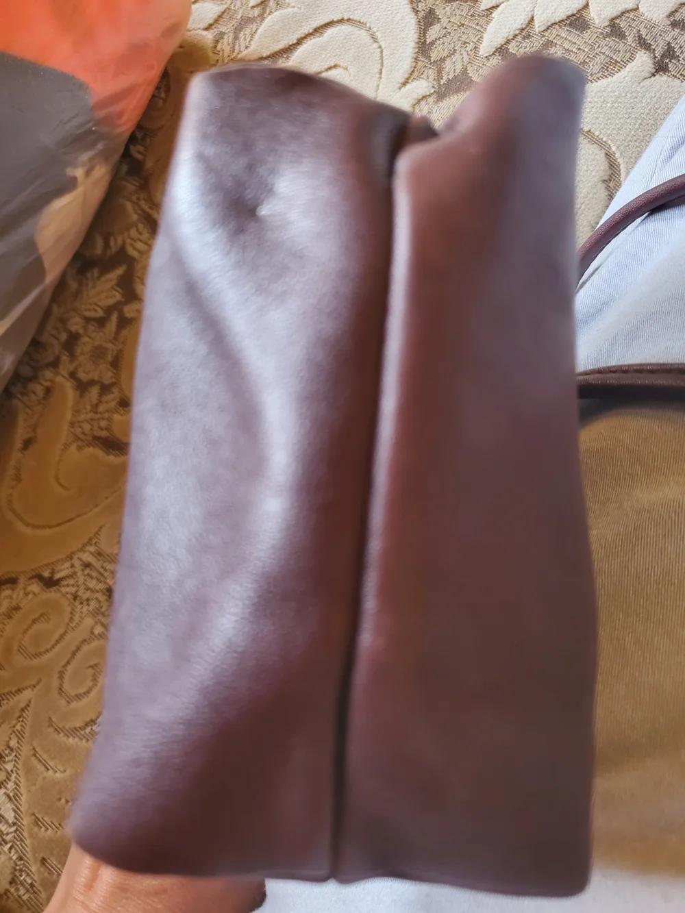 Brown Leather Crossbody Bag with Ornate Silver Frame - Picture 3 of 4